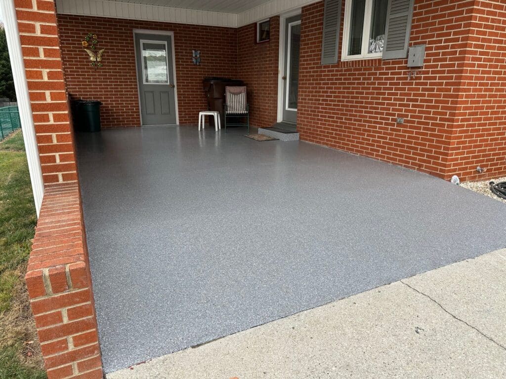 Jefferson City Outdoor Coatings in Gravel Flake