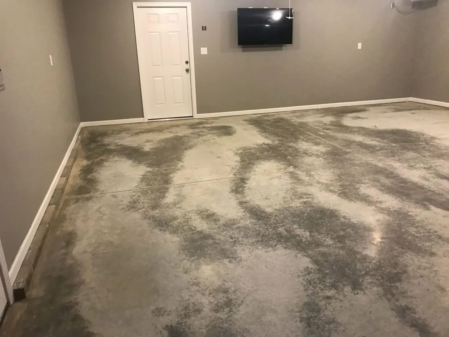 garage-floor-masters-before-1-scaled before garage floor masters